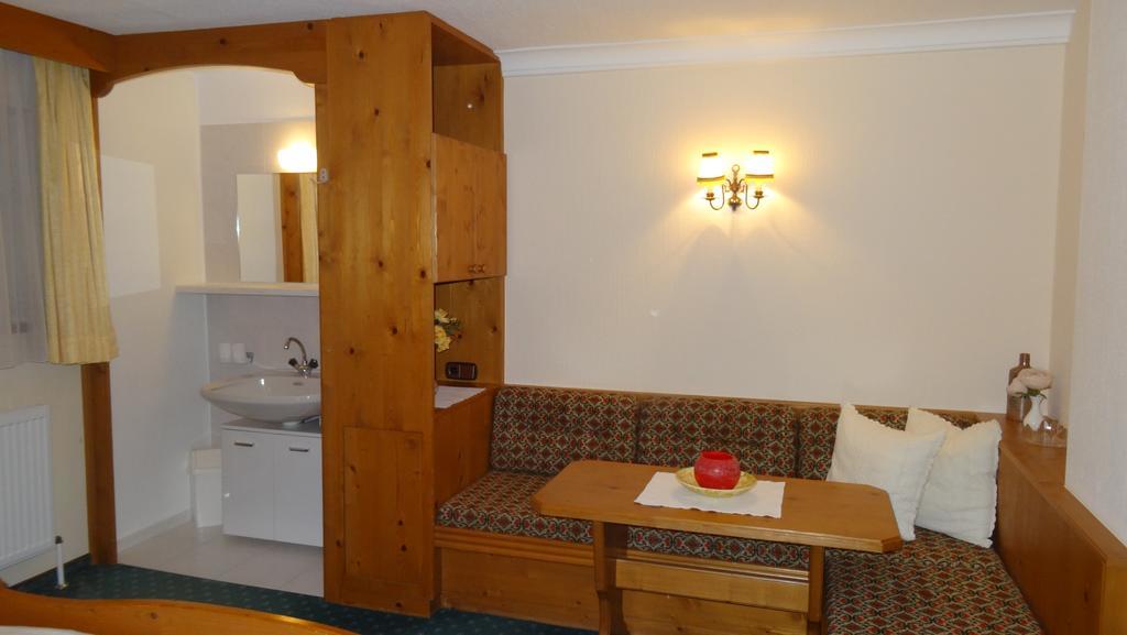 Haus Romantik Umhausen Buitenkant foto